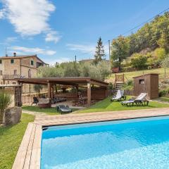 Beautiful Apartment In Citt Di Castello Pg With Outdoor Swimming Pool