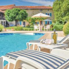 Awesome Home In Suaux With 6 Bedrooms, Wifi And Private Swimming Pool