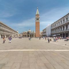 Beautiful Apartment In Venezia -ve- With 2 Bedrooms And Wifi
