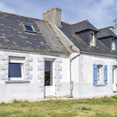 Awesome Home In Kerbors With Kitchen