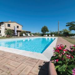 Stunning Home In Citt Di Castello Pg With Wifi, Private Swimming Pool And Outdoor Swimming Pool