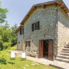2 Bedroom Stunning Home In Casoli Lu