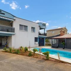 Beautiful Apartment In Vrh With 2 Bedrooms, Wifi And Outdoor Swimming Pool