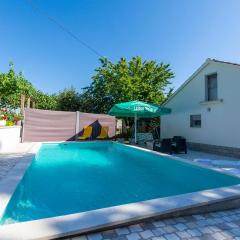 Stunning Home In Bajagic With 3 Bedrooms, Wifi And Outdoor Swimming Pool