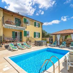 Stunning Apartment In Fondole With 2 Bedrooms, Wifi And Outdoor Swimming Pool