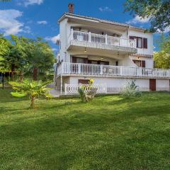 Beautiful Apartment In Malinska