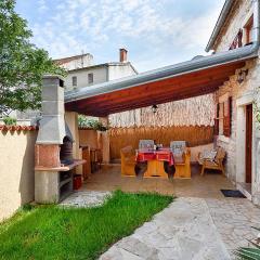 2 Bedroom Gorgeous Home In Peruski