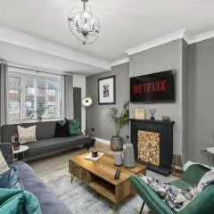 Stunning 2-bedroom house with free parking & WiFi