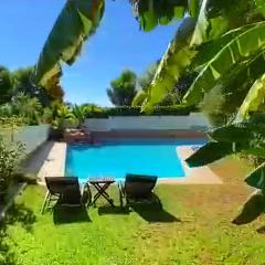 VILLA Bed and Breakfast - kitchen, Pool, Barbecue and Large garden