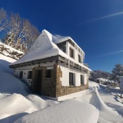 Chalet avec vue panoramique sur le Plomb du Cantal