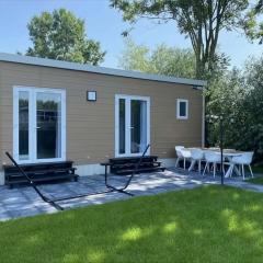 Prachtig nieuw chalet met tuin op De Friese Wadden