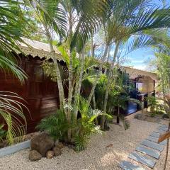 One bedroom house at Albion 100 m away from the beach with shared pool enclosed garden and wifi