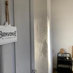 chambre privée dans maison drômoise - viarhona - autoroute - jacuzzi à réserver en supplément