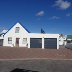 5 bedroom home in Langebaan, located close to Club Mykanos and Laguna Mall