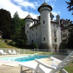 Cosy castle with swimming pool