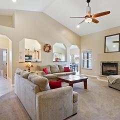 Velo Iii - Spacious One Level, Covered Patio, Jetted Tub, Cozy Living Rm, Smart Tv