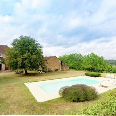 Holiday home with tennis court in Montcl ra