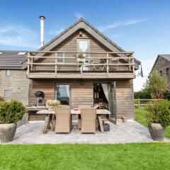 Tranquil Holiday Home in Mont with bubble bath Terrace Garden