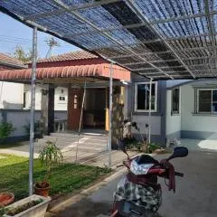 Karun House Chiang Mai, bungalow for 6 in a quiet neighborhood