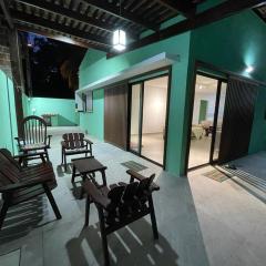 Casa verde no Pontal de Maracaipe