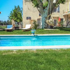 Lovely Apartment In Avignon With Heated Swimming Pool