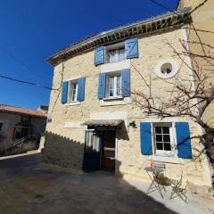 L'angélus, gîte de charme au coeur du vieux village de Sablet