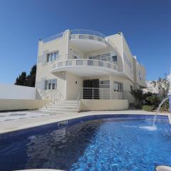 Magnifique Villa Avec Piscine, Pour Vos Vacances !