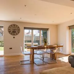 The George - Large family home by the sea