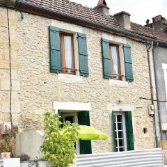 Beautiful 2-Bed Cottage in Le Bugue
