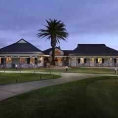 19th Hole Guest Lodge - Golfers paradise