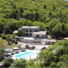 Magnifique propriété avec vues panoramiques et piscine privée