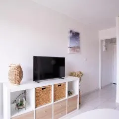 Nice Studio With Balcony At 7 Min From The Beach