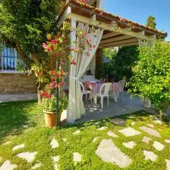 Comodo con giardino e patio