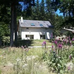 PETITE MAISON AU CALME AVEC VUE MAGNIFIQUE !