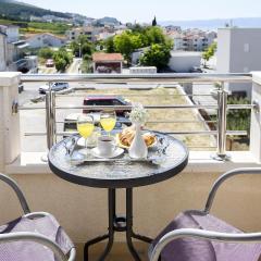 Nice Apartment In Podstrana With Wifi