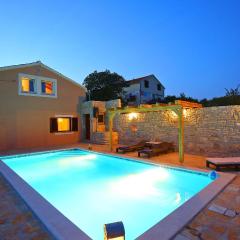 Nice Home In Benkovac With Outdoor Swimming Pool