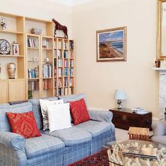 Stylish Central Edinburgh Apartment