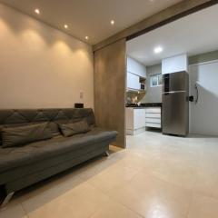 AP no Centro de Porto sala reversível p/ 2 quartos