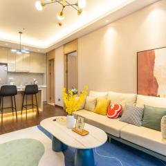 Locals Apartment House 24