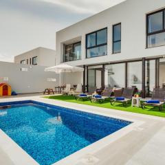 SunnyVillas 4BR New Villa Private Pool in Pernera