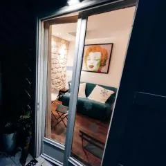 Romantic Tiny House inside Montmartre