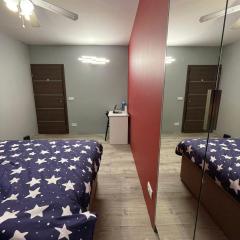 A large Luxurious PRIVATE Room, in a shared apartment-close to the city centre