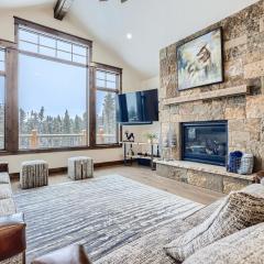 Deere Retreat Home: Hot Tub, Stylish