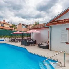 Villa Vallis Aurea for max 10 Persons with pool Kukci Poreč