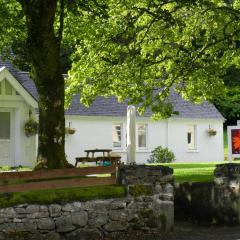 Bonnie Lodge by Broadford Hotel