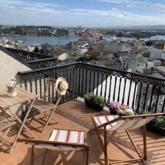 MODERNO PISO CON LA MEJOR TERRAZA DE RIBADEO Y VISTAS MARAVILLOSAS