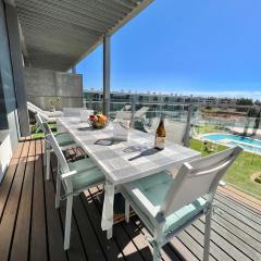 Superbe appartement spacieux avec terrasse vue piscine