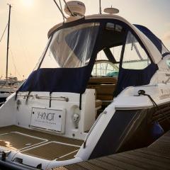 Y-Knot-Two Bedroom Luxury Motor Boat In Lymington