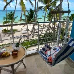 Room beach-front with private bathroom -Adults only