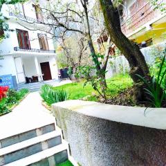 Shashwat homestay with garden view Manali